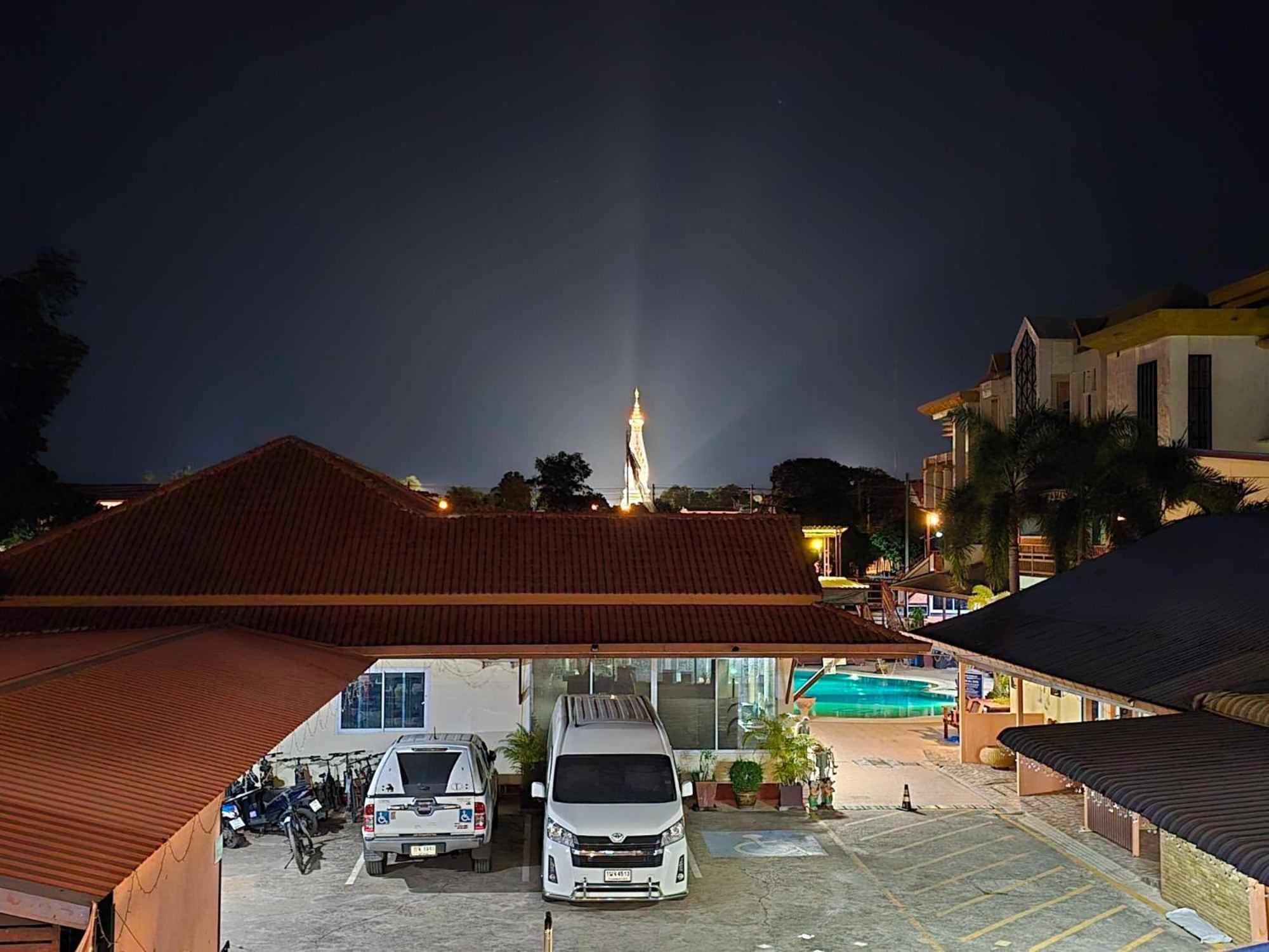 That Phanom Baan Sabaijai Resort מראה חיצוני תמונה